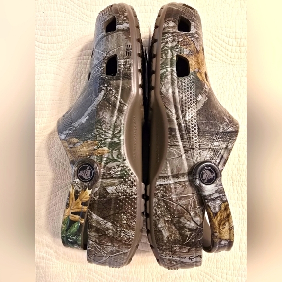 NWT Crocs Classic Realtree Edge Clogs, Limited Edition Release - Picture 8 of 10
